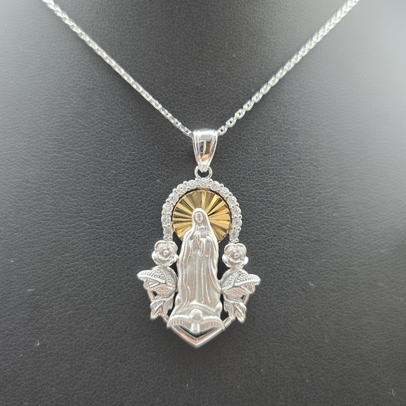 ❤️ VIRGEN DE GUADALUPE NECKLACE - Picture 5 of 8
